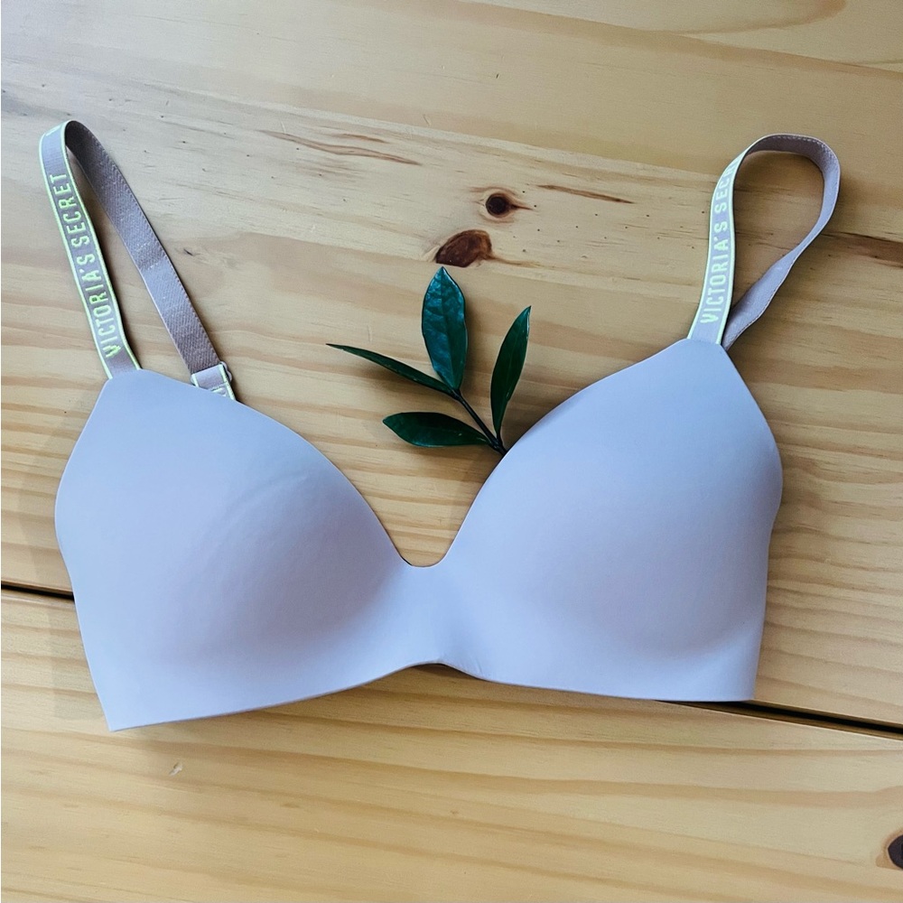 VICTORIA’S SECRET Wireless Bra